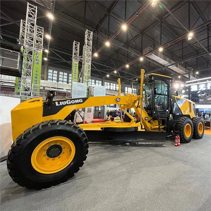 Motorgrader met vierwielaandrijving